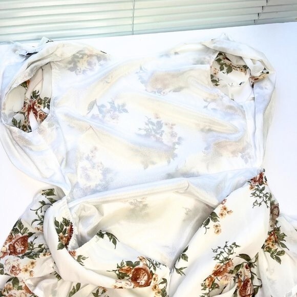 Women's White Floral Ruffle Mini Dress with Open Back Detail, Bridal Size M - Picture 13 of 16